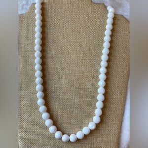 Vintage Faceted Milk‎ Glass Beads Necklace